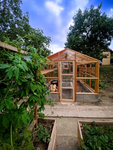 Modřínový skleník