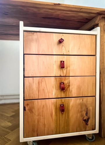 Pojízdný kontejner pod stůl